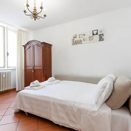 Ponte Vecchio Comfort Apartment-3